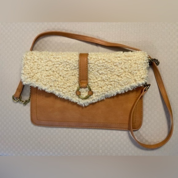 Universal Thread Handbags - Universal Thread vegan leather crossbody bag with fur flap & chain strap. NWOT